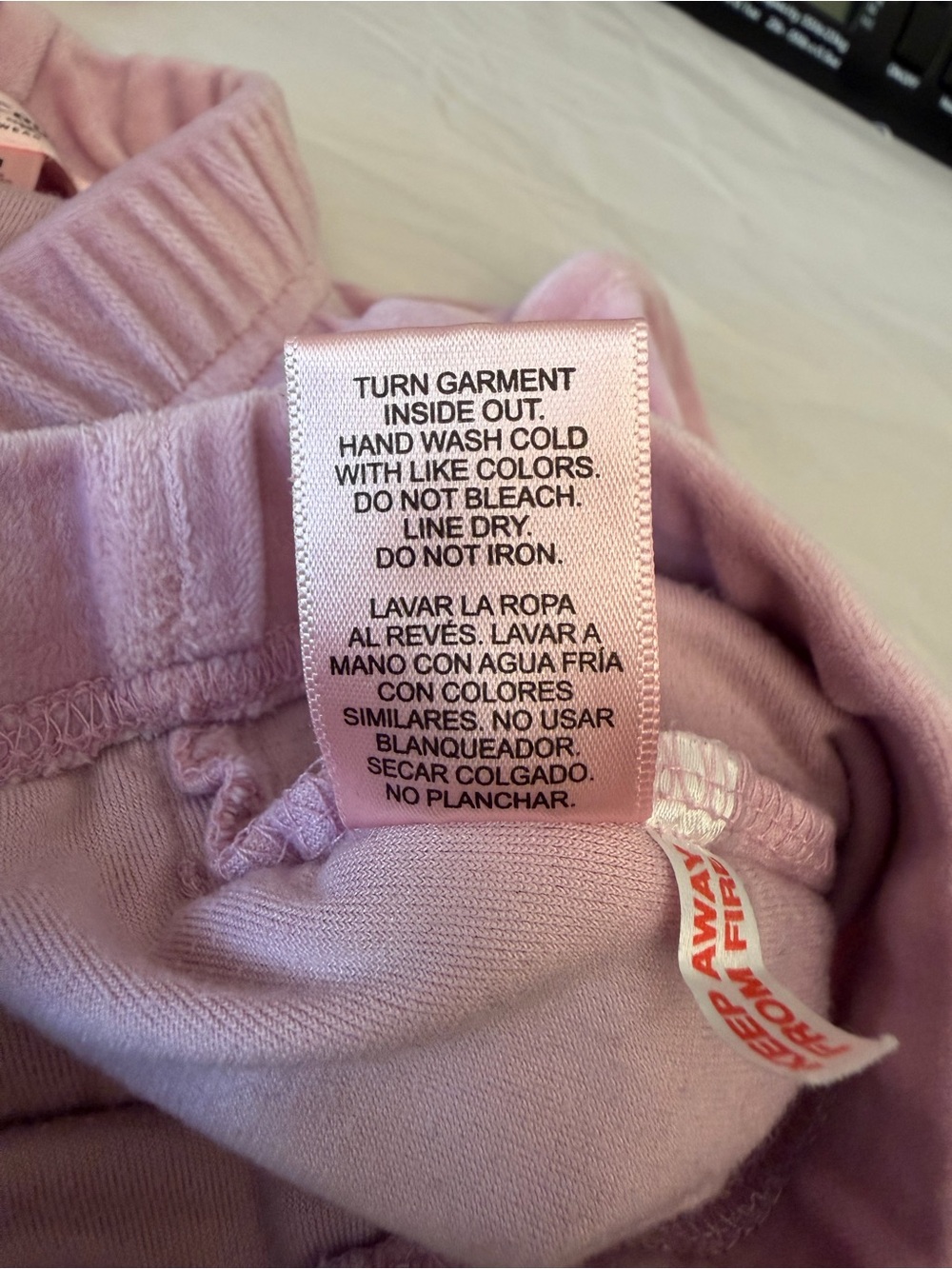 Juicy Couture Pink logo Cherry-Print top Short Pajama Set Sz M - Picture 15 of 15